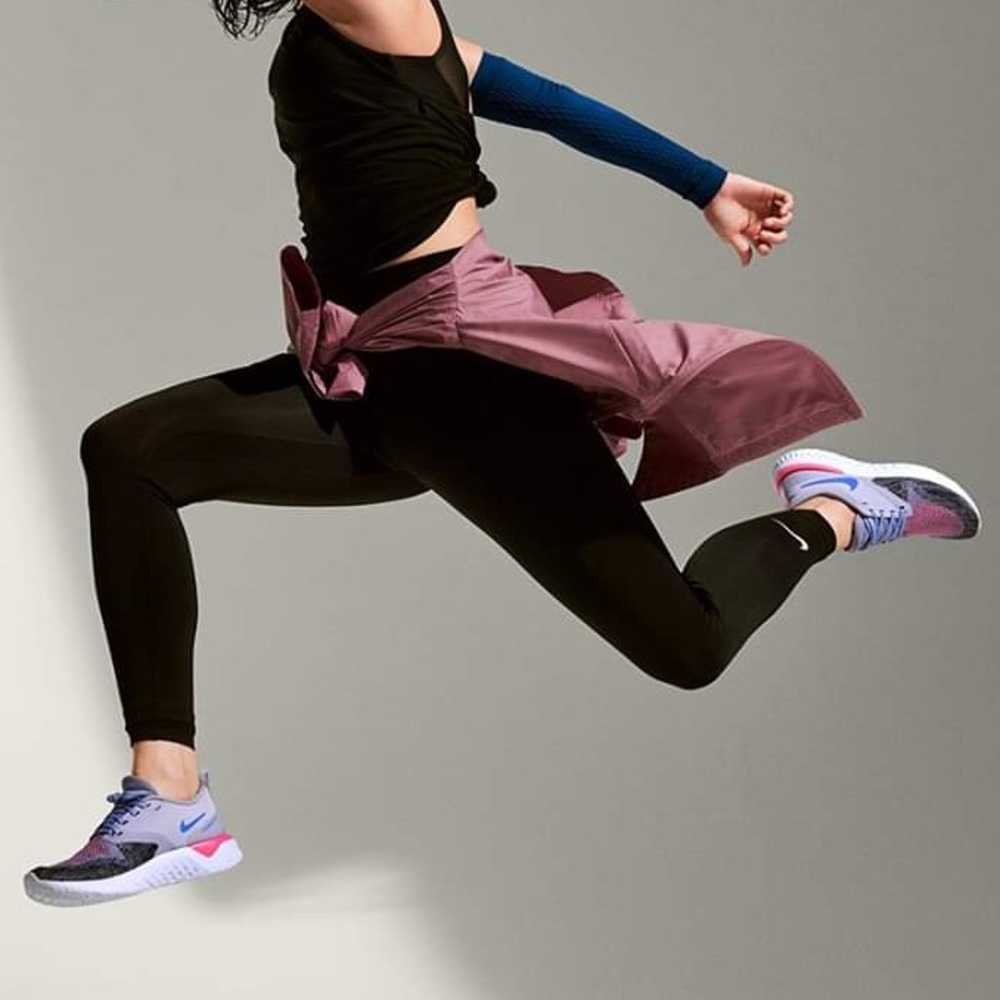 NIKE Odyssey React Flyknit Sneakers - Picture 6 of 8